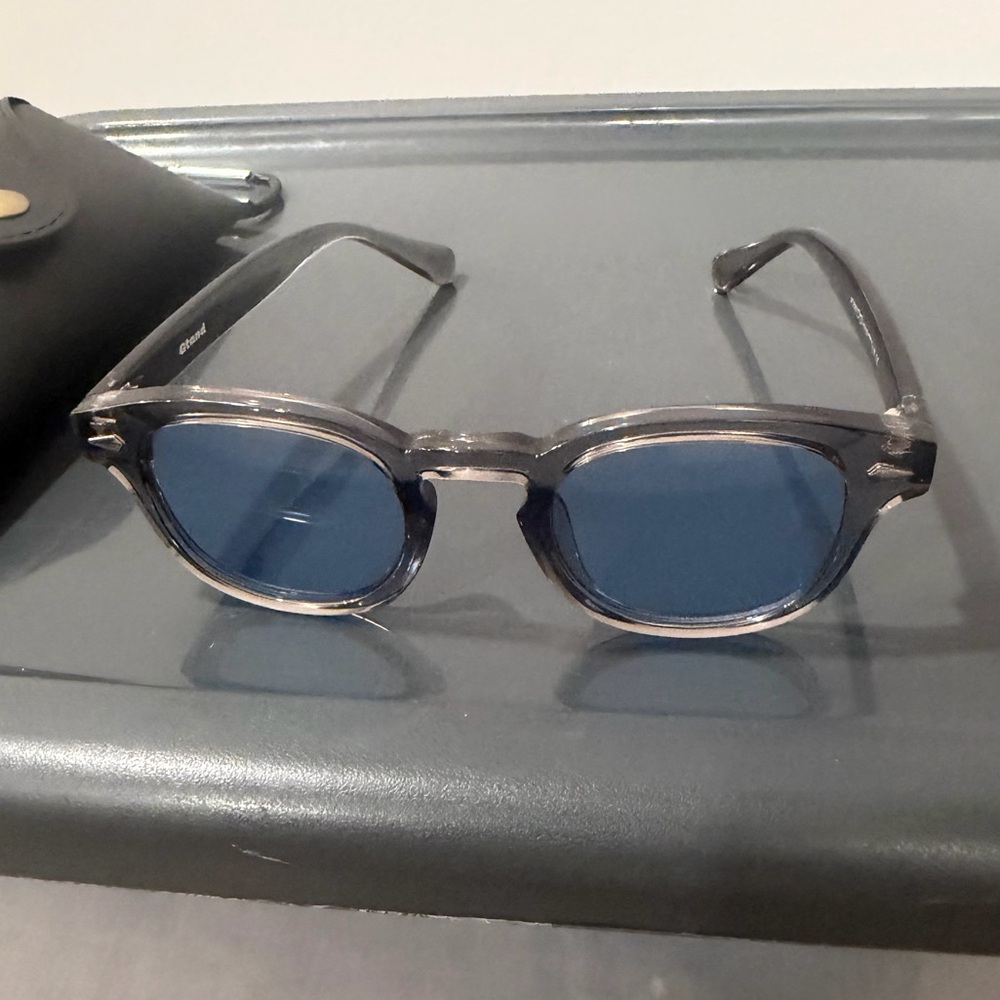 Grand blue tinted sunglasses - Picture 3 of 4